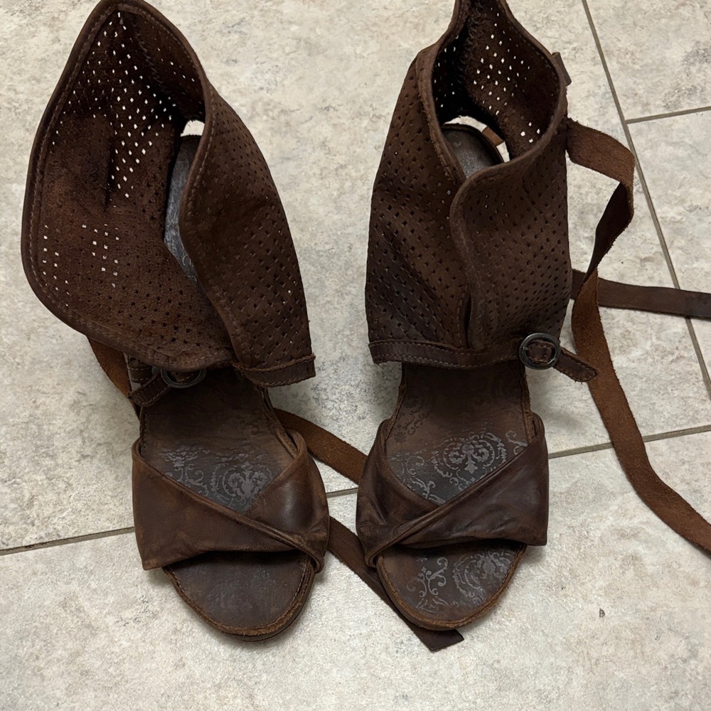 Neosens Brown Leather Women's Sandals